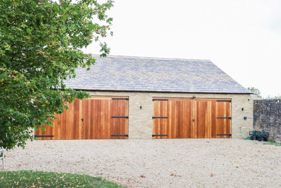 Double garage with cotswold stone in Preston, Cirencester